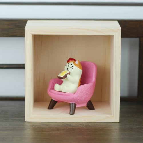 Mevodeata Cute Mini Cat Eating Toast Bread Figurine with Small Sofa Resin Figure for Office Home Decor for Cat Lovers (Pink Sofa) - color: Toast Cat-pink