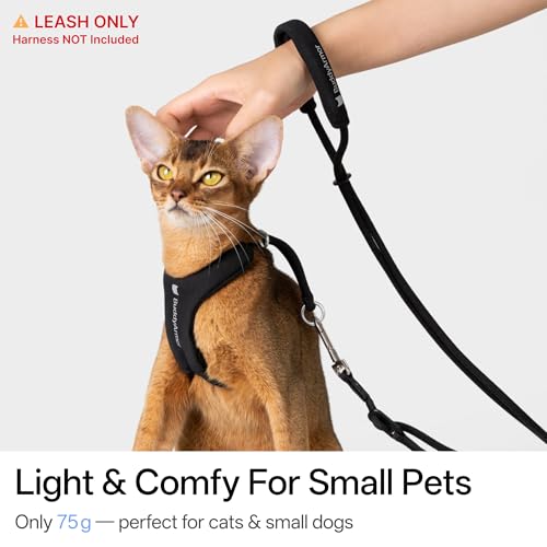 Hands Free Cat Leash Lightweight 4.1-7.2FT Adjustable Durable Rope Leash with Padded Handle, Versatile Crossbody Waist Lead for Cats Puppy ≤26lbs Outdoor Walking (Earth, S) - color: Earth