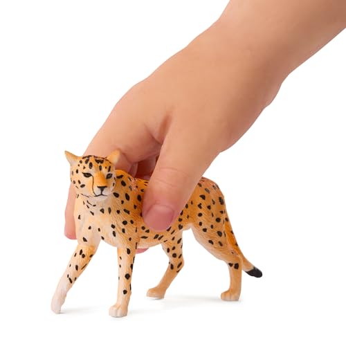 Terra by Battat Cheetah Family Animal Figurines, 4-Piece Toy Set, Animals | 4 plastic cheetah toys with 2 adults and 2 cubs; realistic zoo safari animal figures for play, collecting, and; 3+ Years - style: Cheetah Family