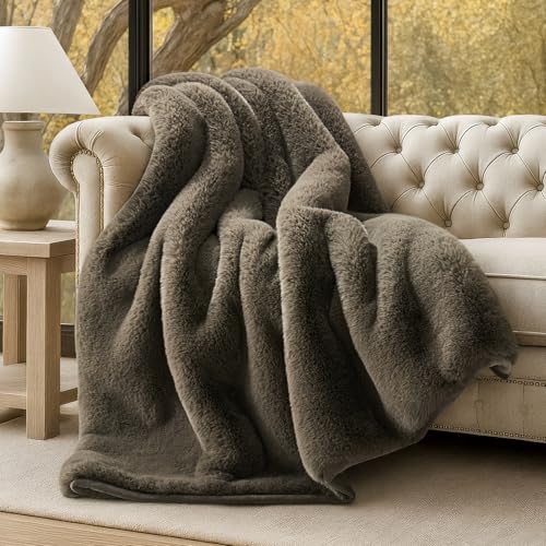 EVERGRACEHOME Faux Chinchilla Fur Throw Blanket, 50"x60", Smoky Sable | Luxury, Super Soft, 1220GSM, Fluffy Cozy Mink, Reversible Velvet Back, Warm Thick Heavy Winter Throw for Couch Bed, Gift - color: Smoky Sable, size: 50"x60"