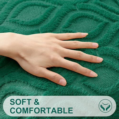 decorUhome Faux Fur Plush Soft Green Throw Pillow Covers 16x16 Set of 2 | Plush Solid Fall Couch Pillow Covers, Accent Modern Farmhouse Neutral Decorative Square Pillow Cases for Sofa Bed Living Room - color: Green, size: 16" x 16" (Pack of 2)