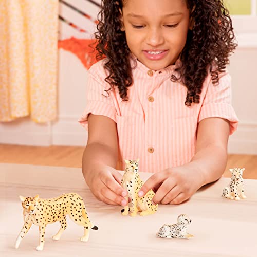 Terra by Battat Cheetah Family Animal Figurines, 4-Piece Toy Set, Animals | 4 plastic cheetah toys with 2 adults and 2 cubs; realistic zoo safari animal figures for play, collecting, and; 3+ Years - style: Cheetah Family