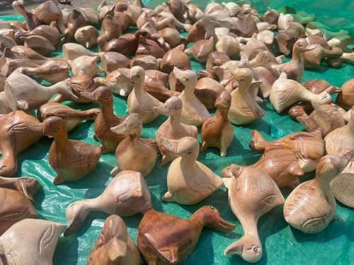 Hand Carved Wooden Duck Figurine, Handmade Duck Statue, Rustic Farmhouse Home Decor, Wooden Animal Sculpture, Unique Gift for Duck Lovers (Duck Natural Color) - color: Duck Natural Color